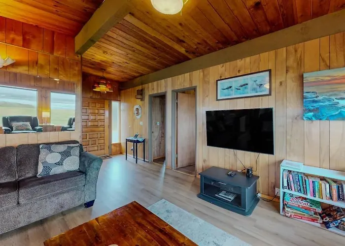 Oceanfront Dog-Friendly Home With Fireplace Ocean View Beach Access & Wifi