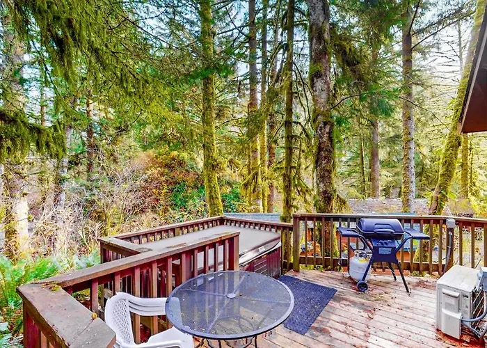 Dog-Friendly Cabin Near Beach With Private Hot Tub Grill Patio Streaming Ac