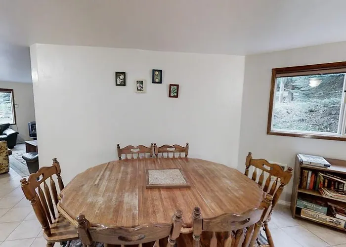 Wonderful Home Close To Lake Withprivate W&D Wifi Gas Fireplace - 2 Dogs Okay