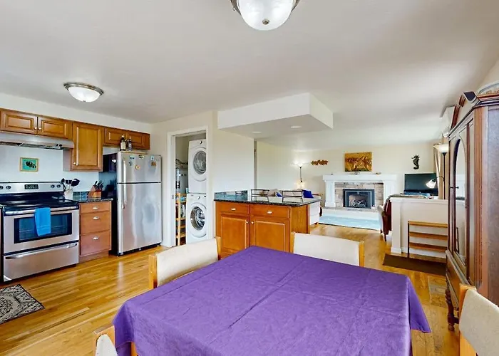 Experience Comfort And Serenity By The Sea Dog Friendly With Ac & Patio