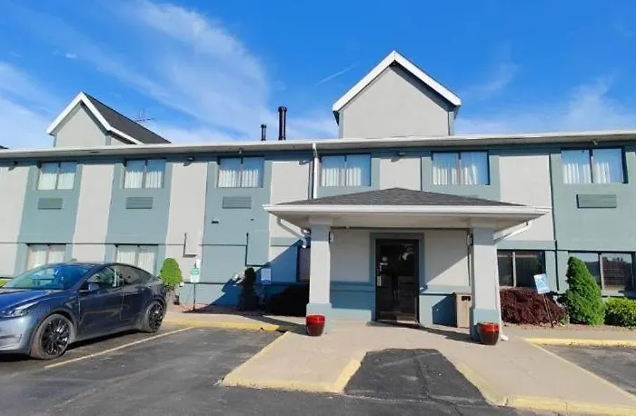 Saint Joseph Inn & Suites