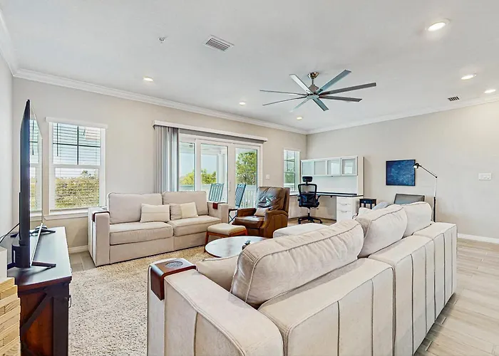 Gorgeous Townhouse Plenty Of Space Lots Of Games Shared Pool Close To Beach