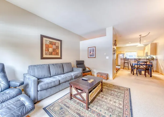 Beautifully Updated Mt Hood Condo With Pool & Hot Tub & Easy Access To Skiing