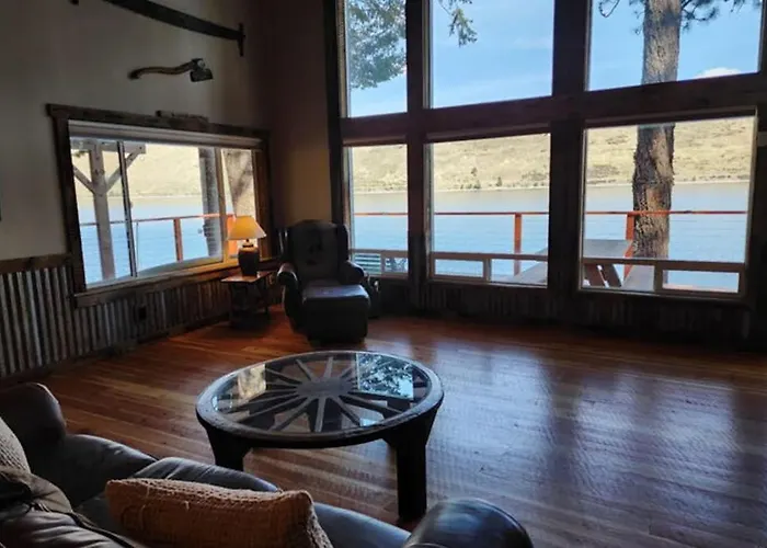 Lakefront Home With Wraparound Deck Modern Appliances Wifi & Dog-Friendly