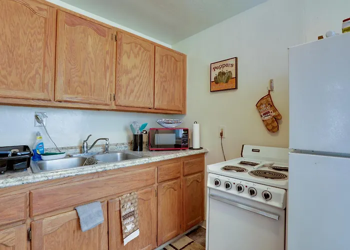 Home Close To I-80, Industrial Ctr & Hospitals