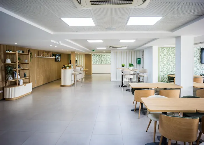 Brit Hotel Confort Roissy Saint-Witz