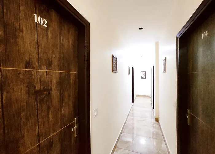 The Heaven Homestays - A Budget Rooms By Dhesi Group