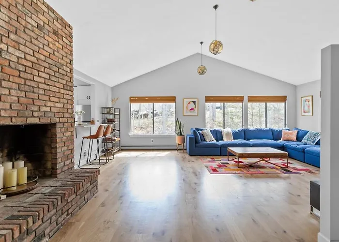 Newly Renovated Montauk House - Walk To The Beach