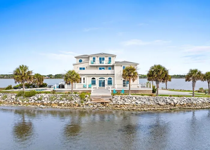 Private Island Home- Heated Pool, Views, Sleeps 24