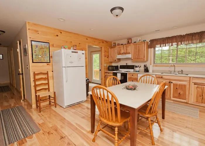 Old Wagon Ridge Cozy Mountain Escape With Hot Tub & Views