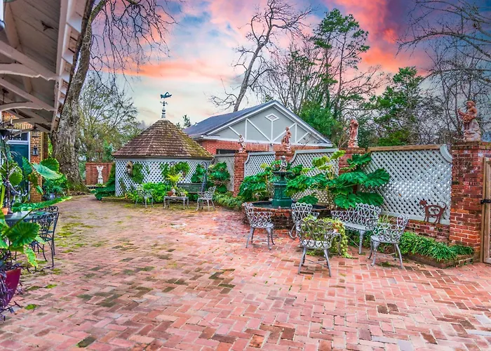 Terrace Carriage House