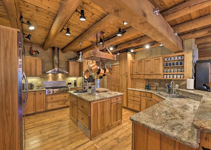 'Serenity On The River' Luxe Lewisburg Cabin!