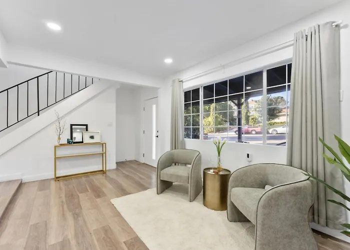Mount Helix, Jacuzzi, King Bed, Ev Charger