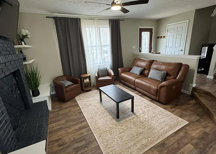 Wildrose Inn 4 Bd -5 Mins To Flw!