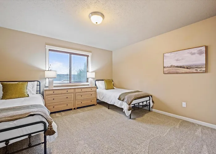 Close To The Gesa Stadium, Hapo Center And Airport