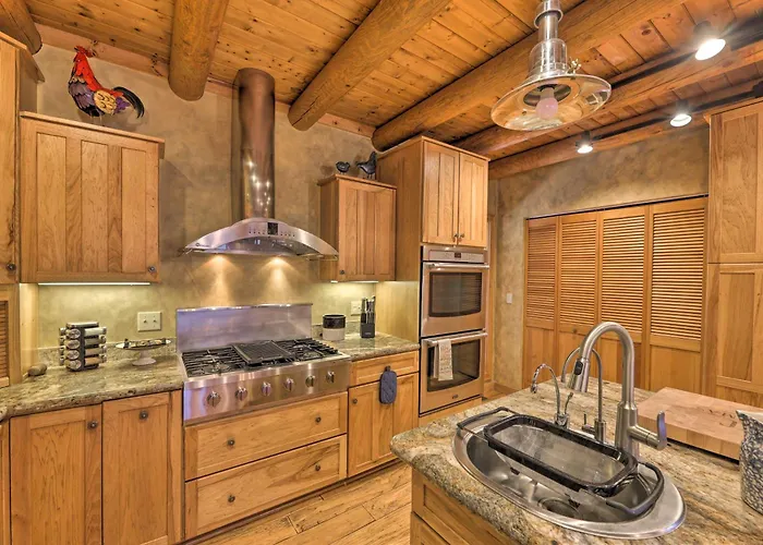 'Serenity On The River' Luxe Lewisburg Cabin!