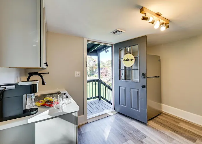 4 Mi To Waterfront: 2-Unit Combo In Kingston!