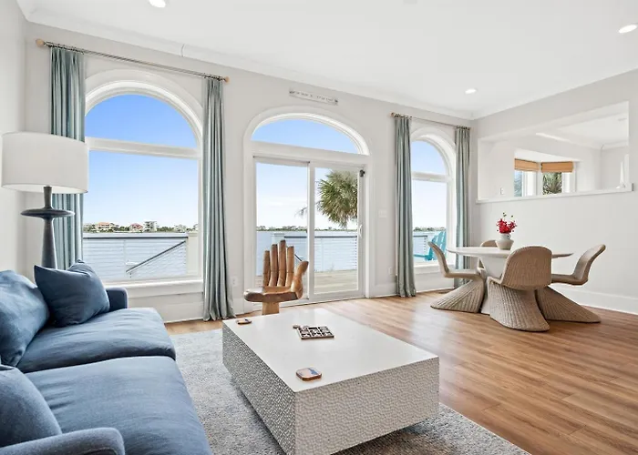 Private Island Home- Heated Pool, Views, Sleeps 24