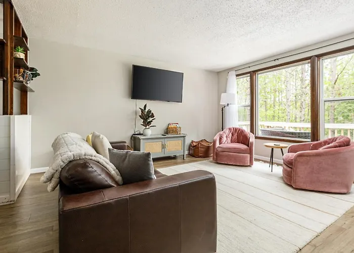 Cozy 3Br Grill Yard Games Walk To Downtown Lake Mi
