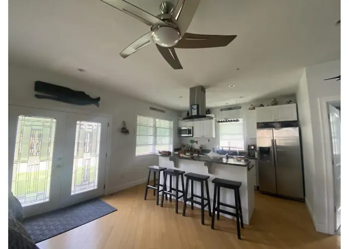 Coastal Retreat W Fire Pit Game Room And Deck