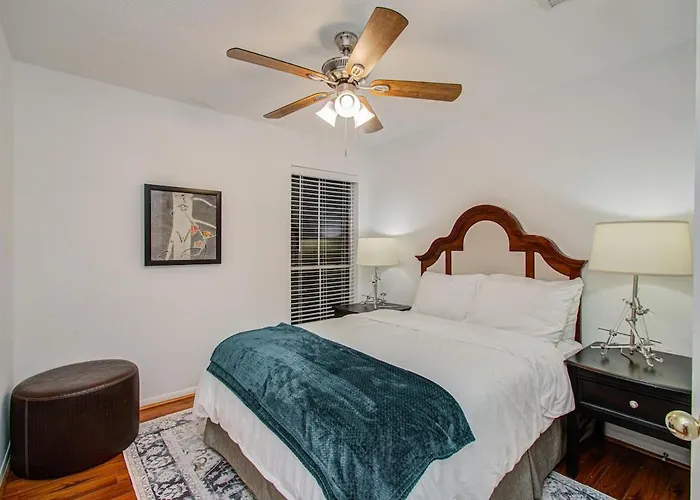 Family-Friendly 4Br Big Yard & Spacious Patio