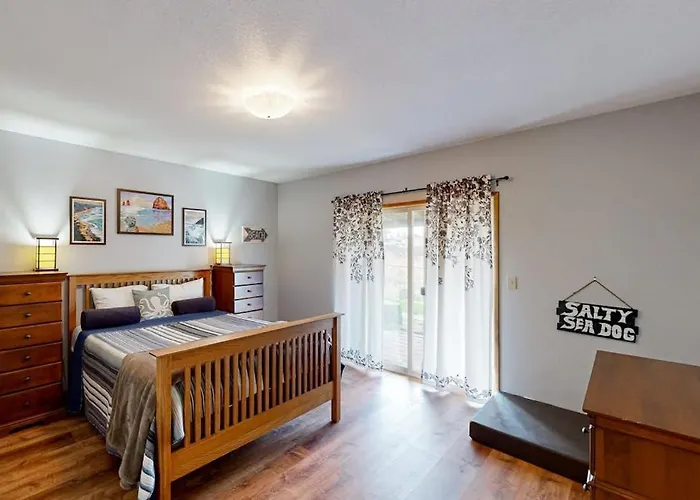 Cozy Family-Friendly Home With Game Room Valley Views Private Hot Tub Grill