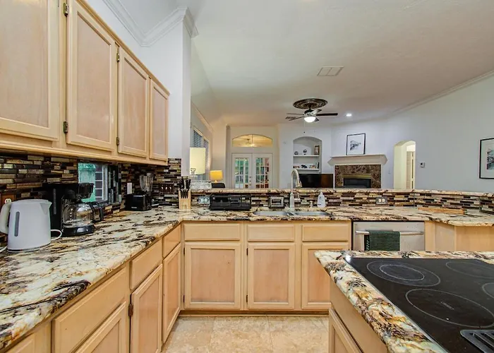 Family-Friendly 4Br Big Yard & Spacious Patio