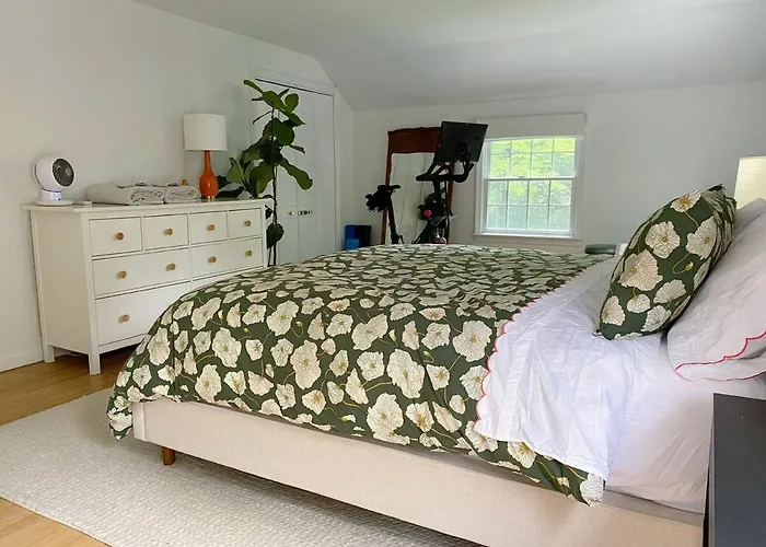 Ct Retreat - Stream, Lush Gardens, Optional Studio