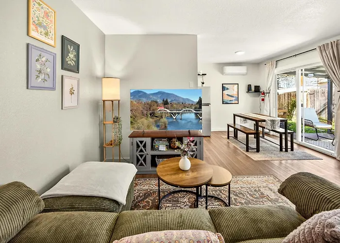 Basecamp Gp- Private Unit In Quiet Duplex Near Downtown