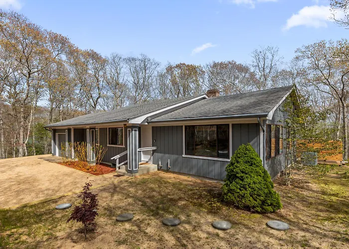 Newly Renovated Montauk House - Walk To The Beach
