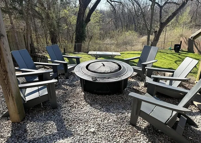 Boonville House On The Hill 2 Bedroom Fully Furnished Apartment