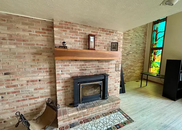 Falling Timber- A Frank Lloyd Wright Inspired Staycation