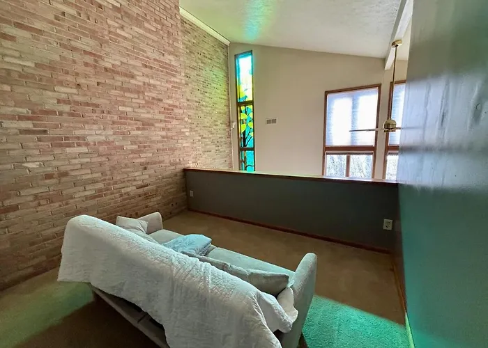 Falling Timber- A Frank Lloyd Wright Inspired Staycation