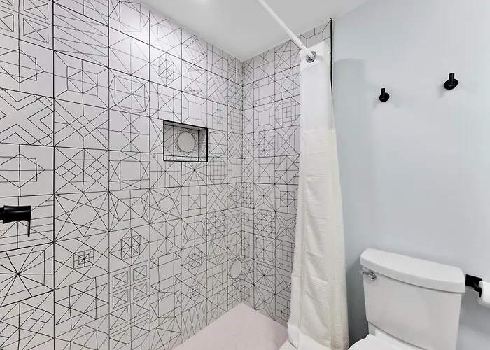 Paradise Beach Club - Direct Oceanfront Condos With Heated Pool Pet-Friendly
