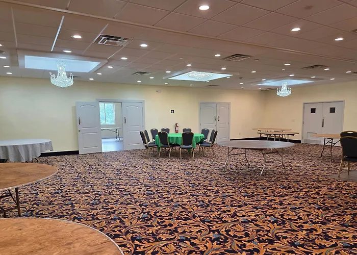 La Quinta Inn By Wyndham West Long Branch Nj Shore Area