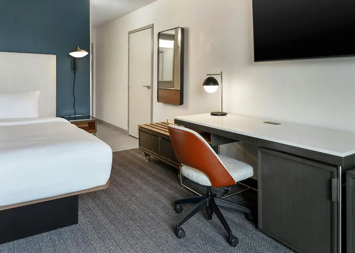 Courtyard By Marriott Wichita East