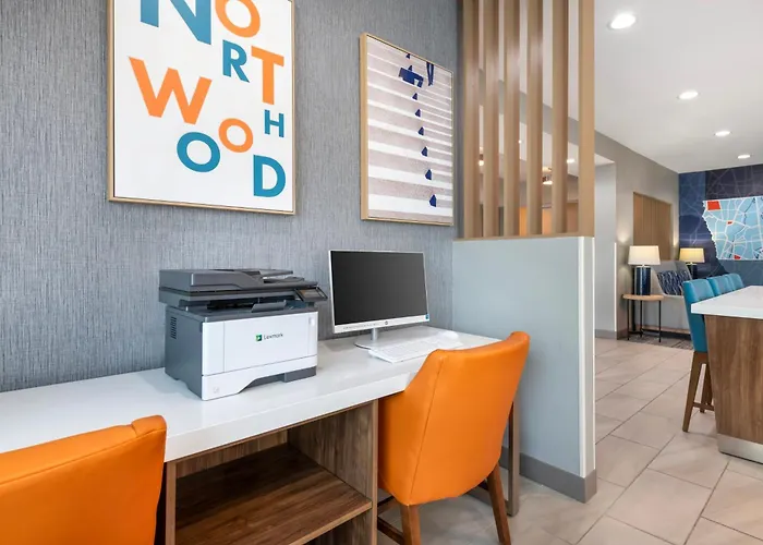 Holiday Inn Express & Suites Northwood