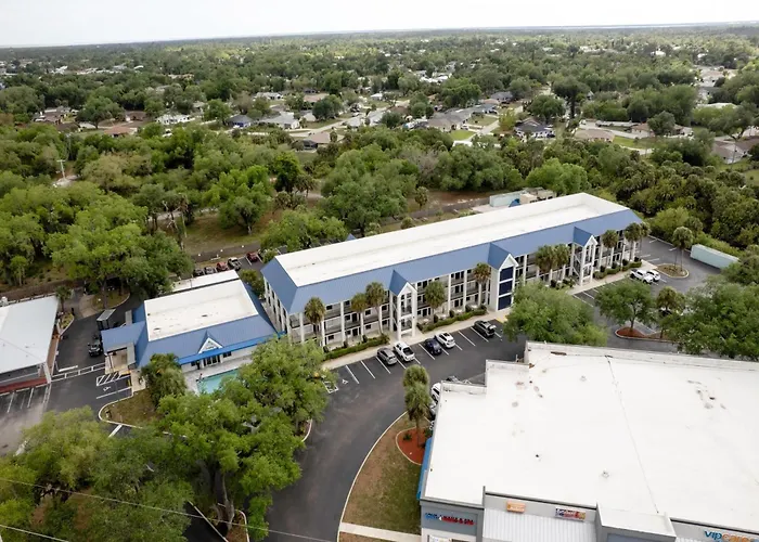 Days Inn By Wyndham Port Charlotte Town Center