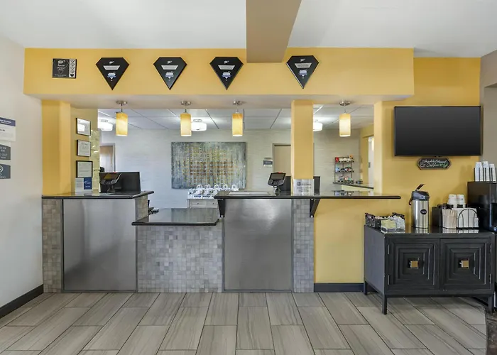Best Western Plus The Four Corners Inn