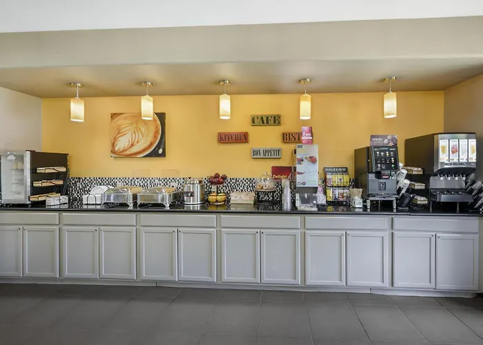 Best Western Plus The Four Corners Inn