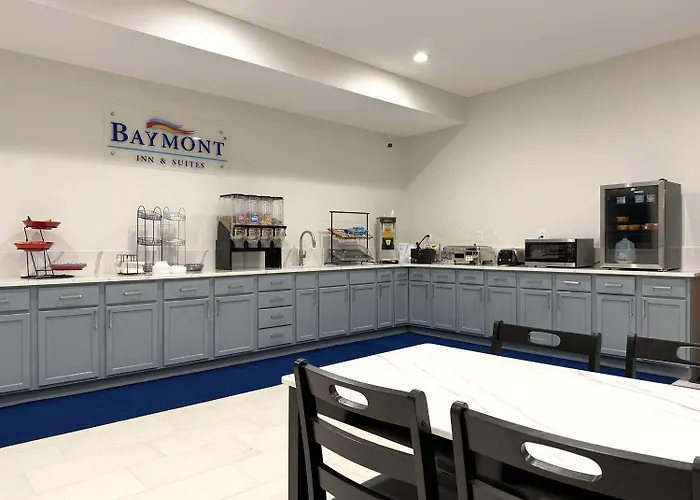 Baymont Inn & Suites By Wyndham Newton Ia