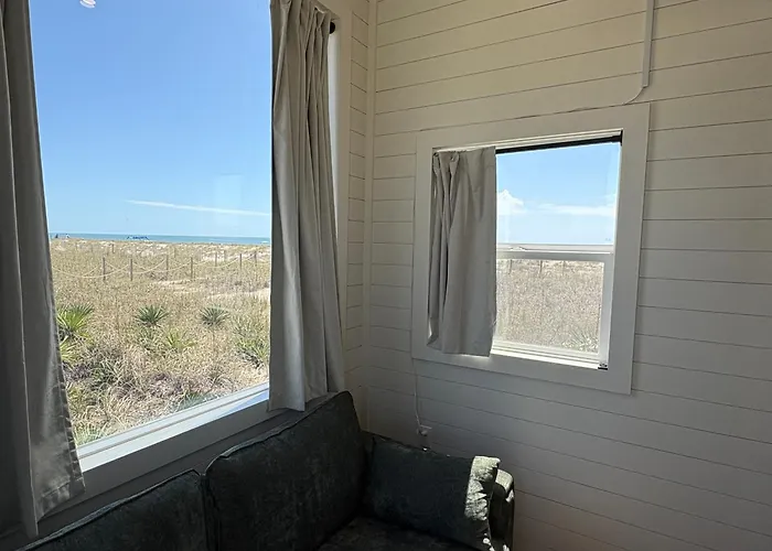 Oceanfront Tiny Retreat, Fall Package With 2 Bikes