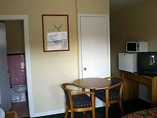 Crestview Inn