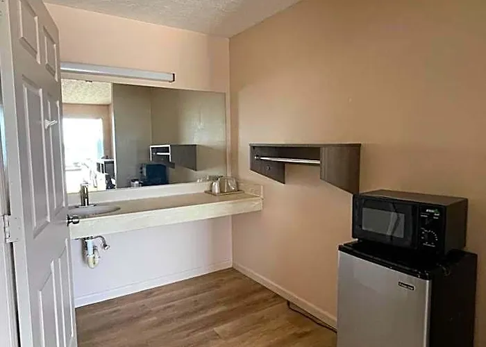 Garden Inn & Suites