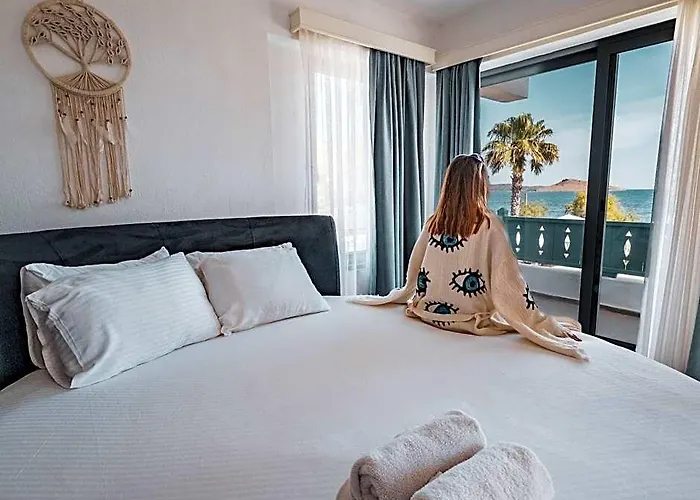 Kefi Beach & Suites