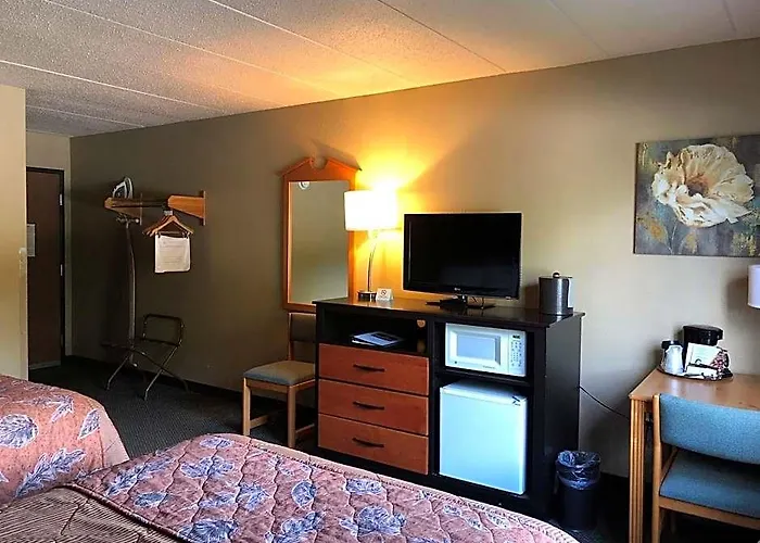 Boarders Inn & Suites By Cobblestone Hotels - Fayette