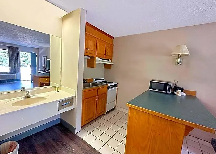 Executive Inn Ridgeway I-77