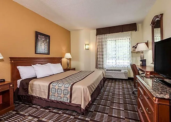 Days Inn By Wyndham Yadkinville