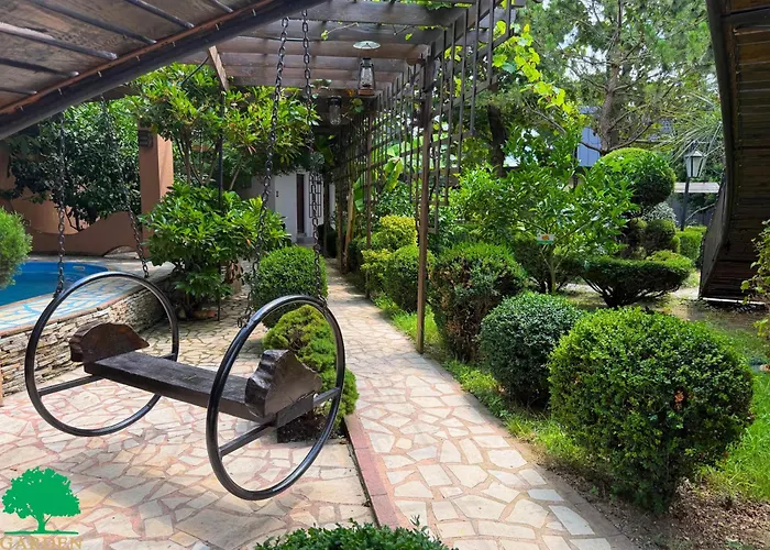 Garden Hotel, Pool & Park & Cottages
