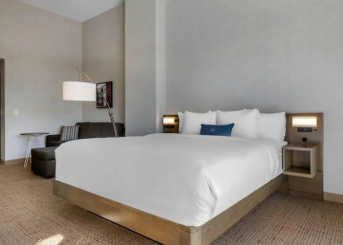 Cambria Hotel West Orange